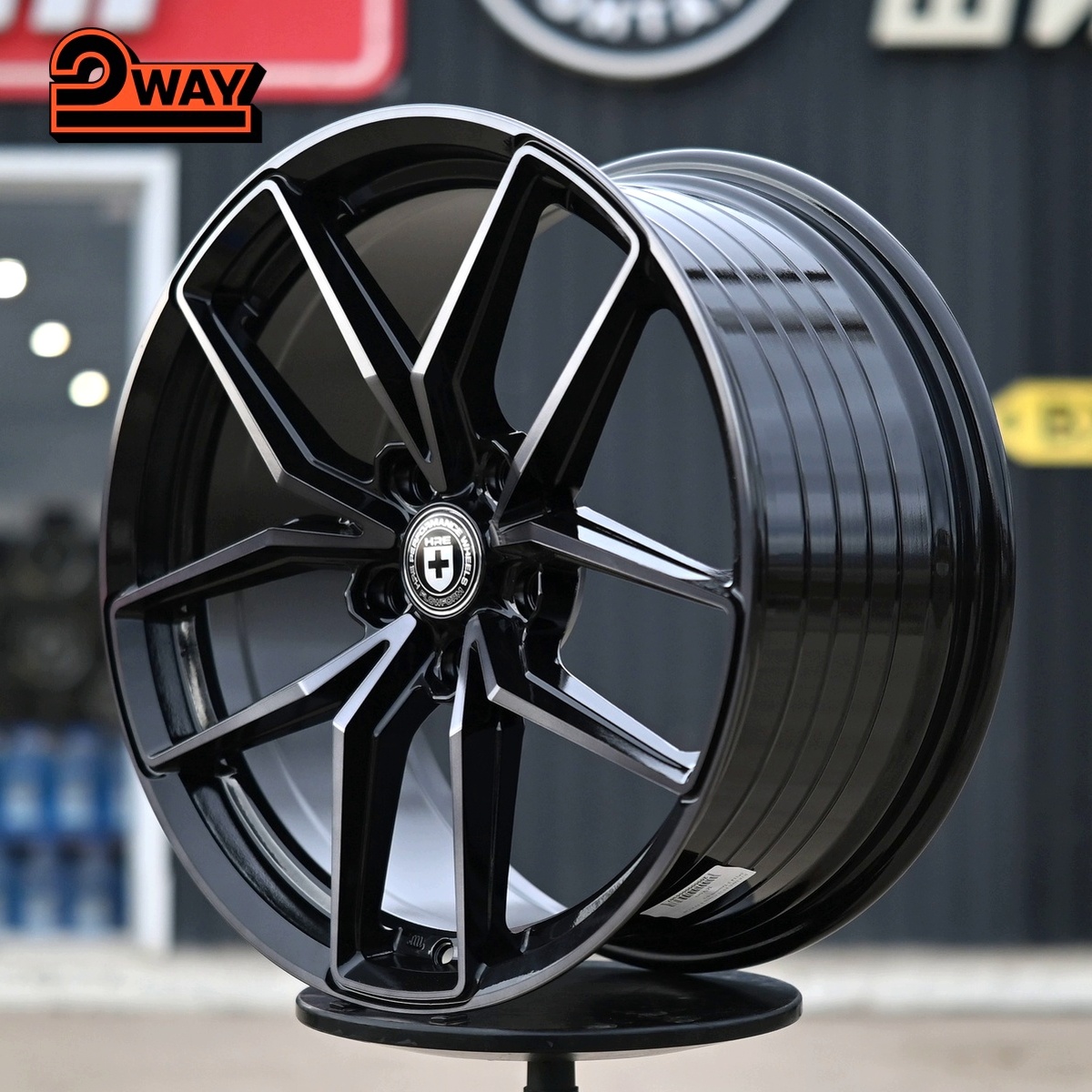 R18 HRE FF21 Стиль 8.5J ET38 5*114.3 Темный ФЗ