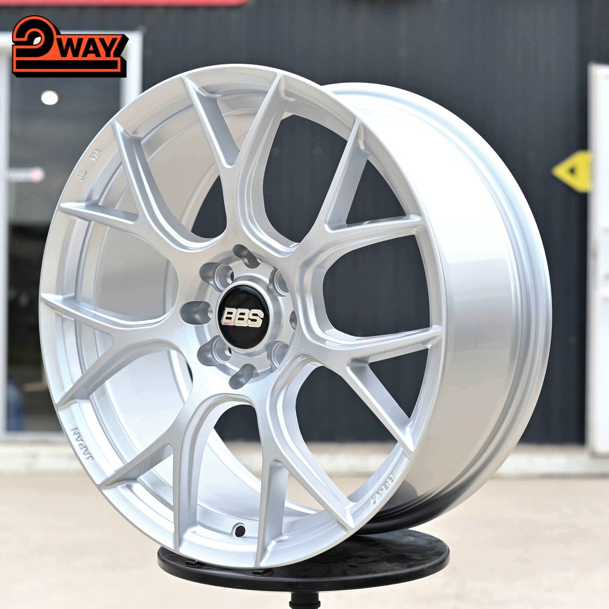 R17 BBS CH-R Стиль 7.5J ET40 4*100/114.3 Серебро