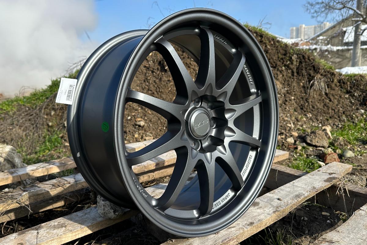 R17 Volk Racing CE28 Стиль 8.0J ET35 4*100/114.3 Графит