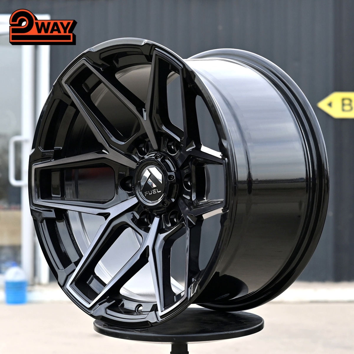 R17 Fuel OFF ROAD Flux Стиль 9.0J ET0 6*139.7 Черный