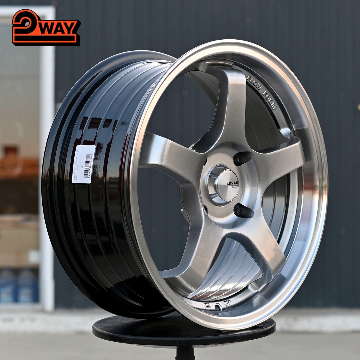 R16 Advan GT Стиль 7.5J ET30 4*100 Серебро
