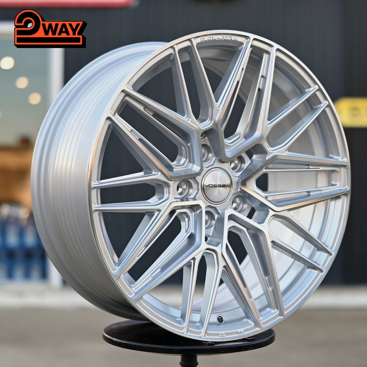 R18 Vossen HF7 Стиль 8.0J ET38 5*114.3 Серебро ФЗ