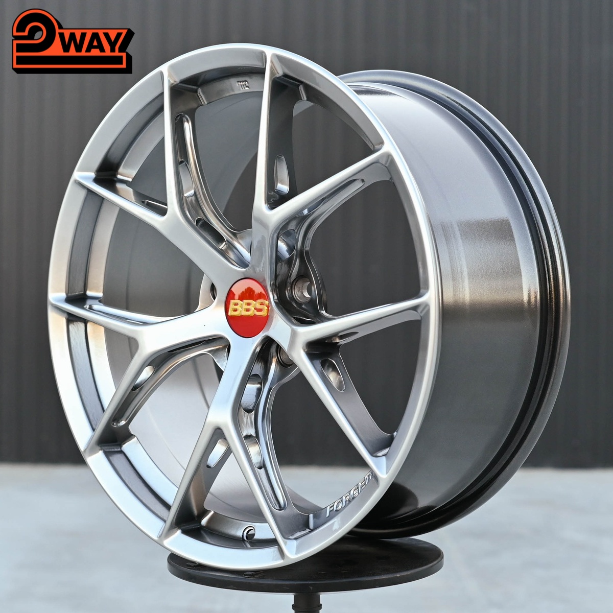 R19 BBS CI-R Стиль 8.5J ET38 5*114.3 Темный хром