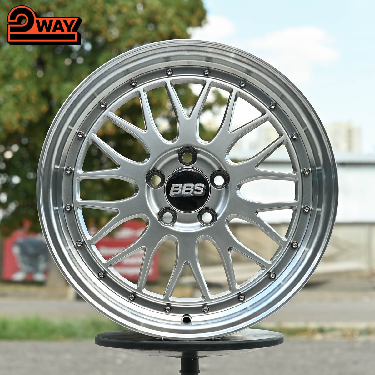 R16 BBS LM Стиль 7.0J ET40 5*100 Темный хром