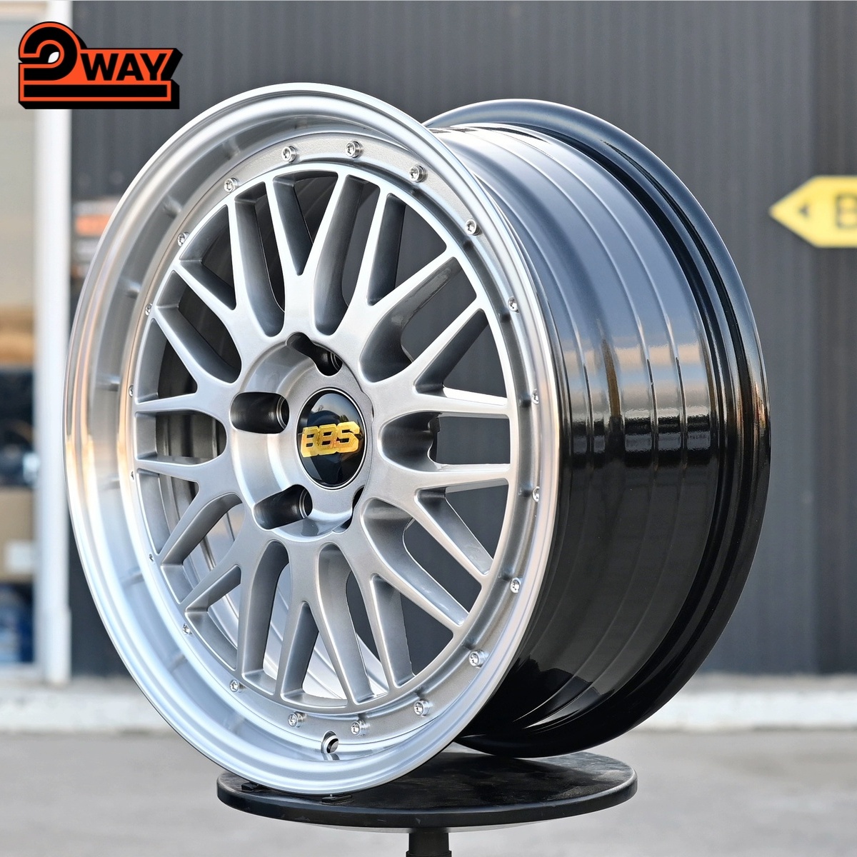 R17 BBS LM Стиль 7.5J ET38 5*105 Темный хром