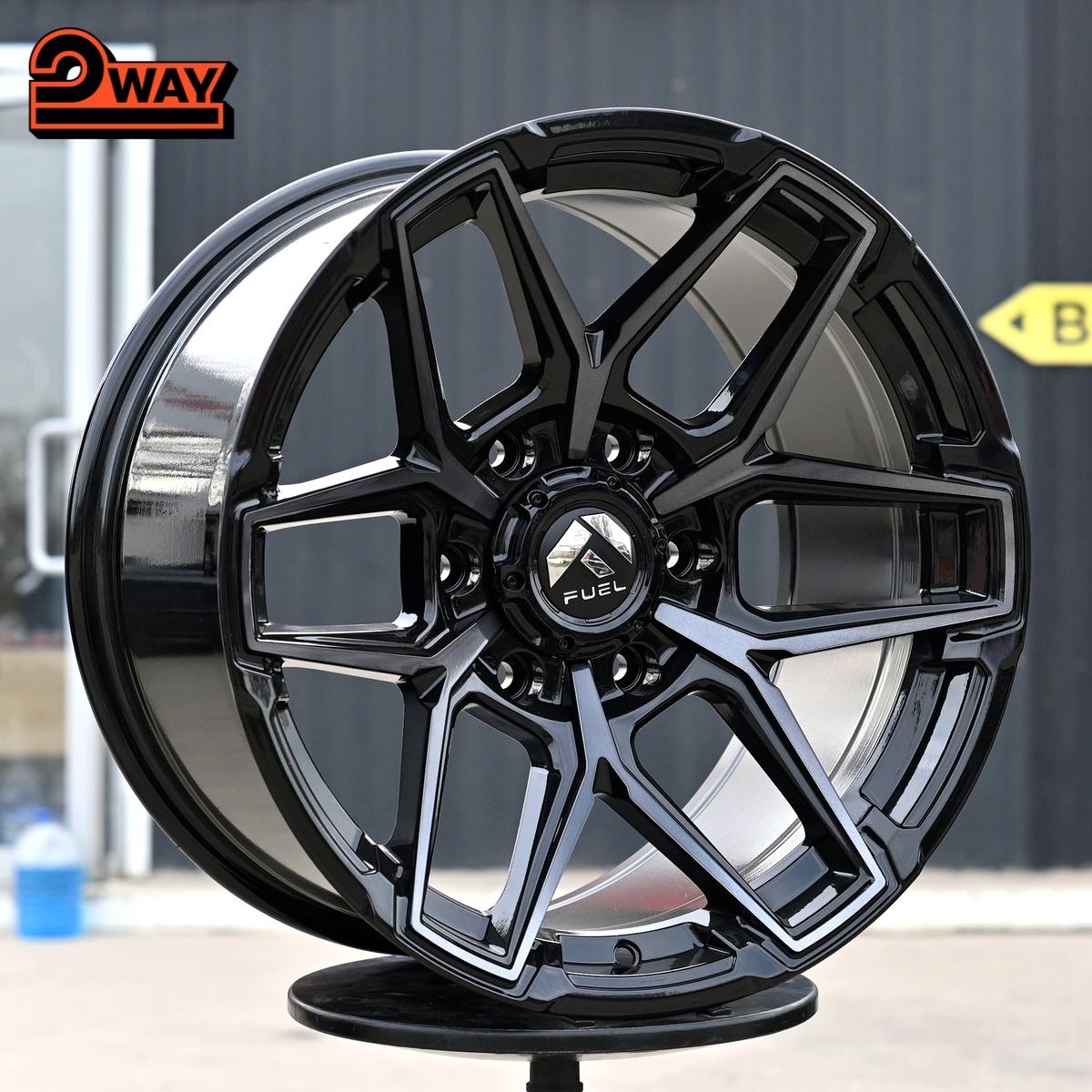 R17 Fuel OFF ROAD Flux Стиль 9.0J ET0 6*139.7 Черный
