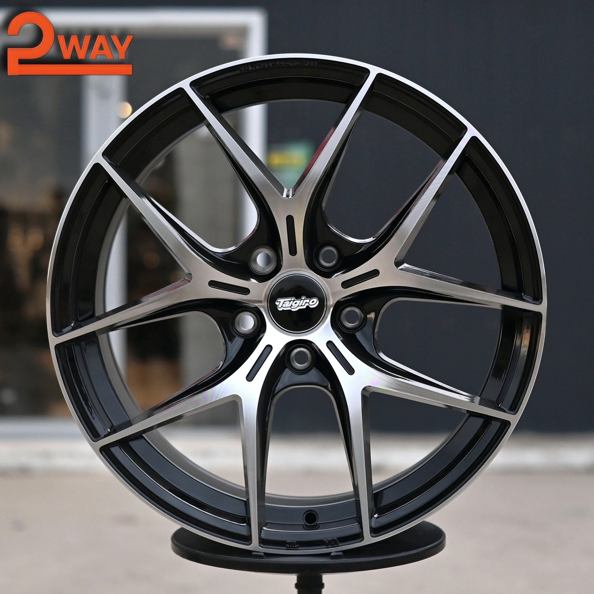 R18 Taigiro FF006 8.0J ET38 5*114.3 Черный ФЗ