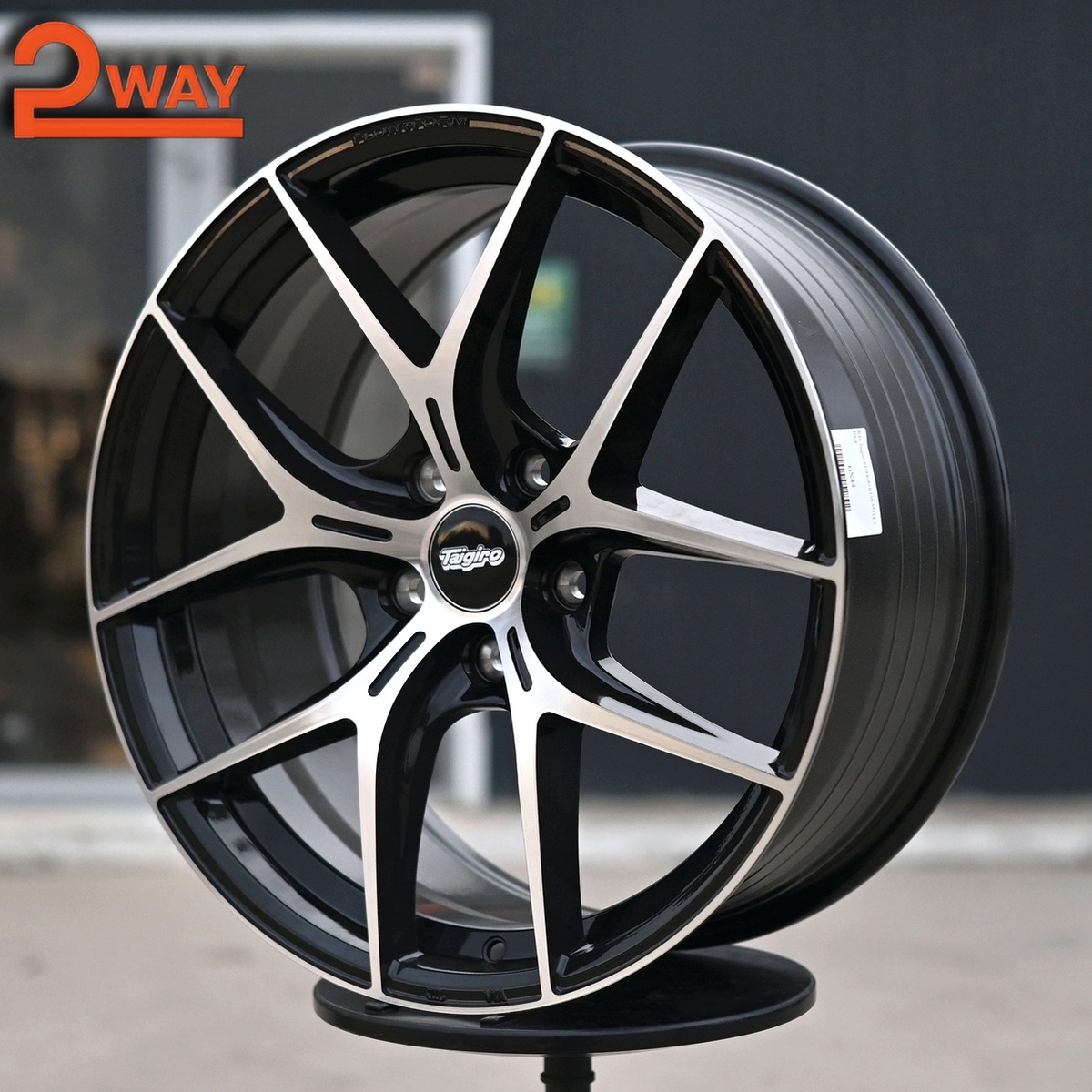 R18 Taigiro FF006 8.0J ET38 5*114.3 Черный ФЗ