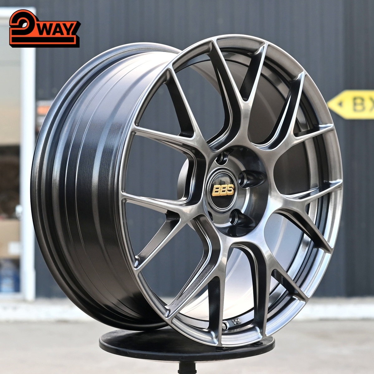 R18 BBS CH-R Стиль 8.0J ET40 5*114.3 Темный хром