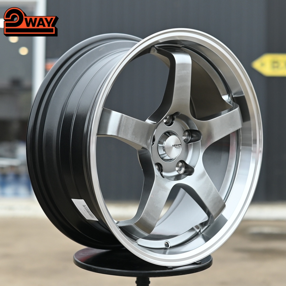R17 Advan GT Стиль 7.5J ET35 5*108 Темный хром