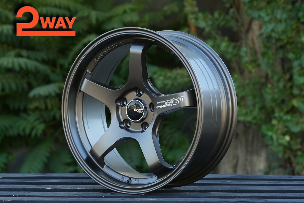 R17 Advan GT Стиль 7.5J ET35 5*108 Бронза