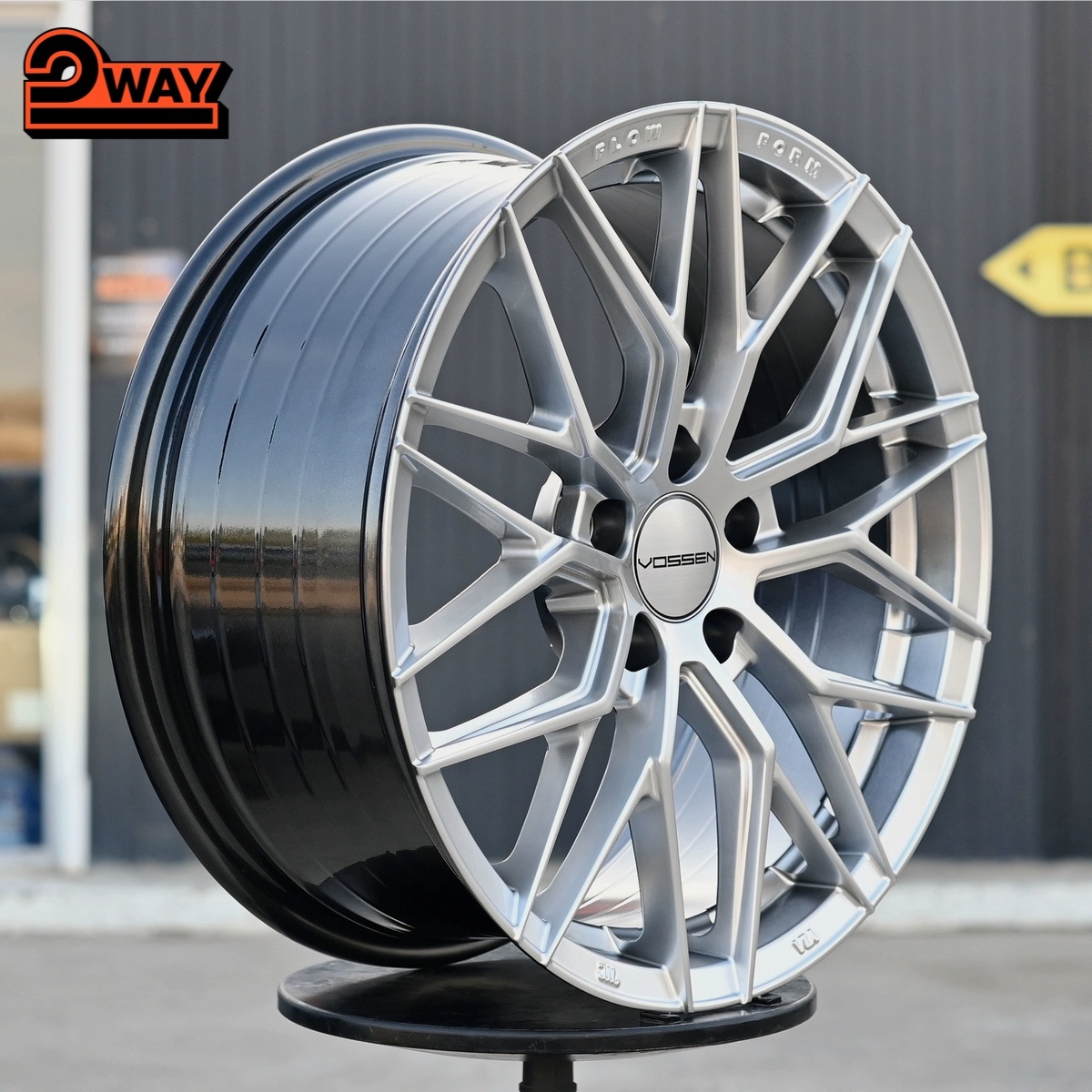 R17 Vossen 3323 Стиль 7.5J ET38 5*108 Серебро