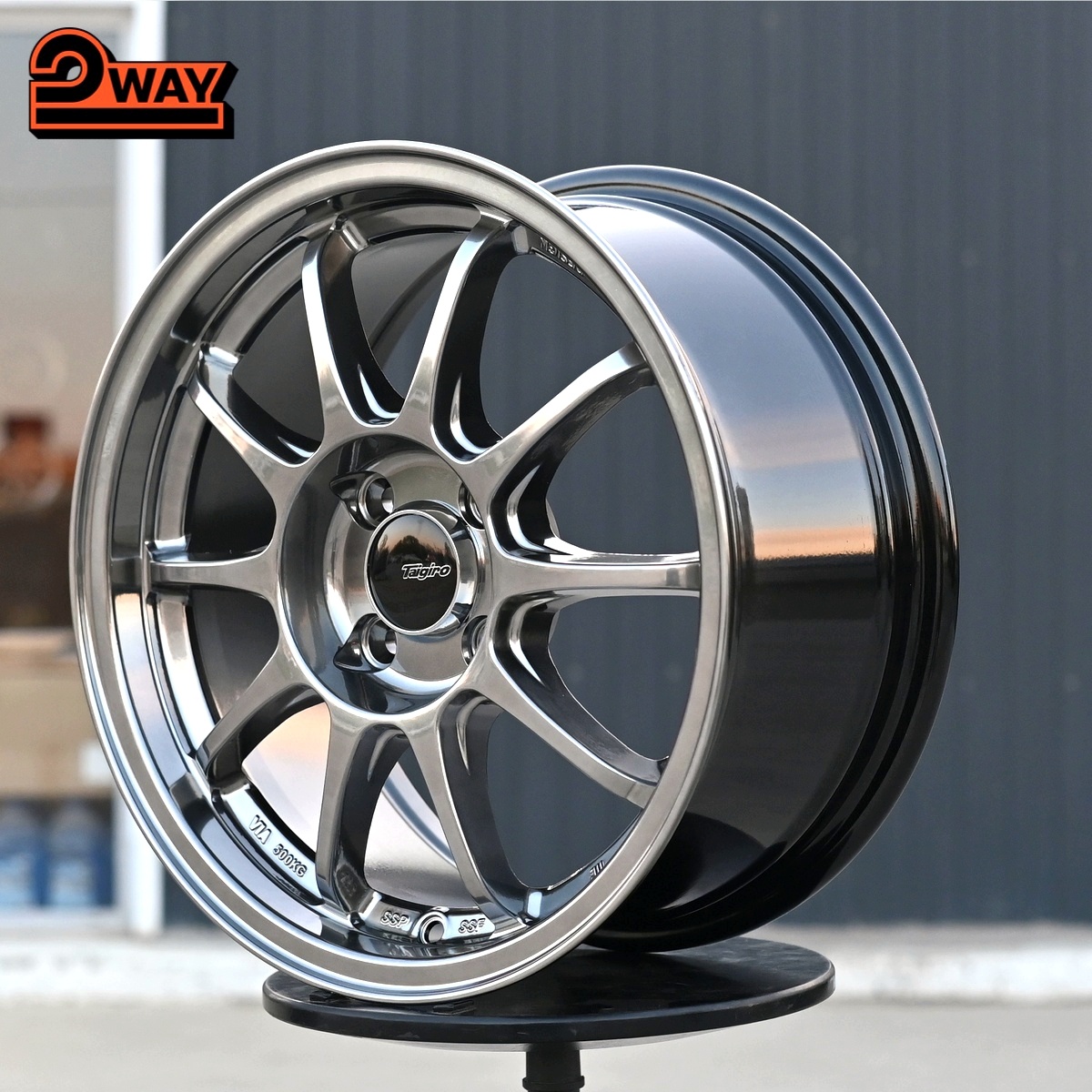 R15 Volk Racing CE28 Стиль 7.0J ET35 4*100 Темный хром
