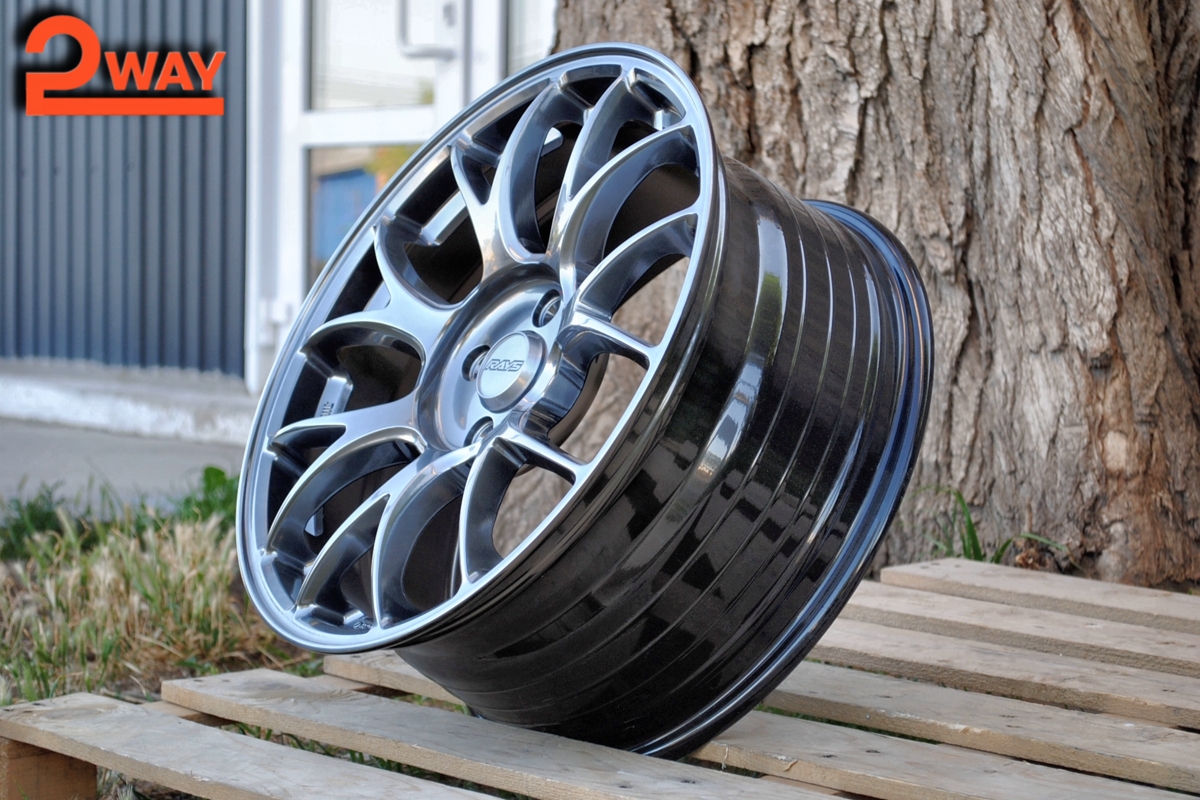 R17 Rays G16 Стиль 8.0J ET38 4*100 Темный хром
