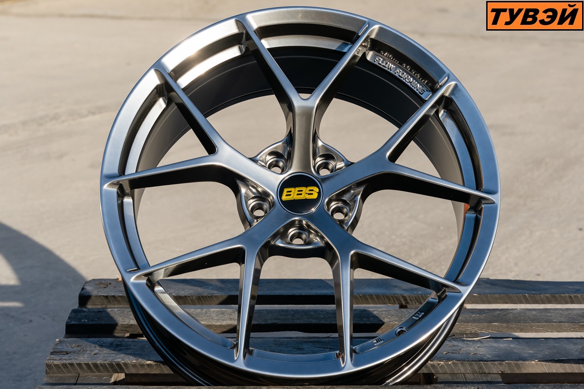 R18 BBS CI-R Стиль 8.0J ET38 5*112 Темный хром