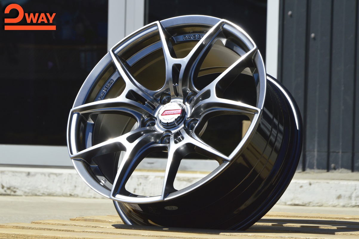 R17 Rays G025 Стиль 7.5J ET35 5*114.3 Темный хром