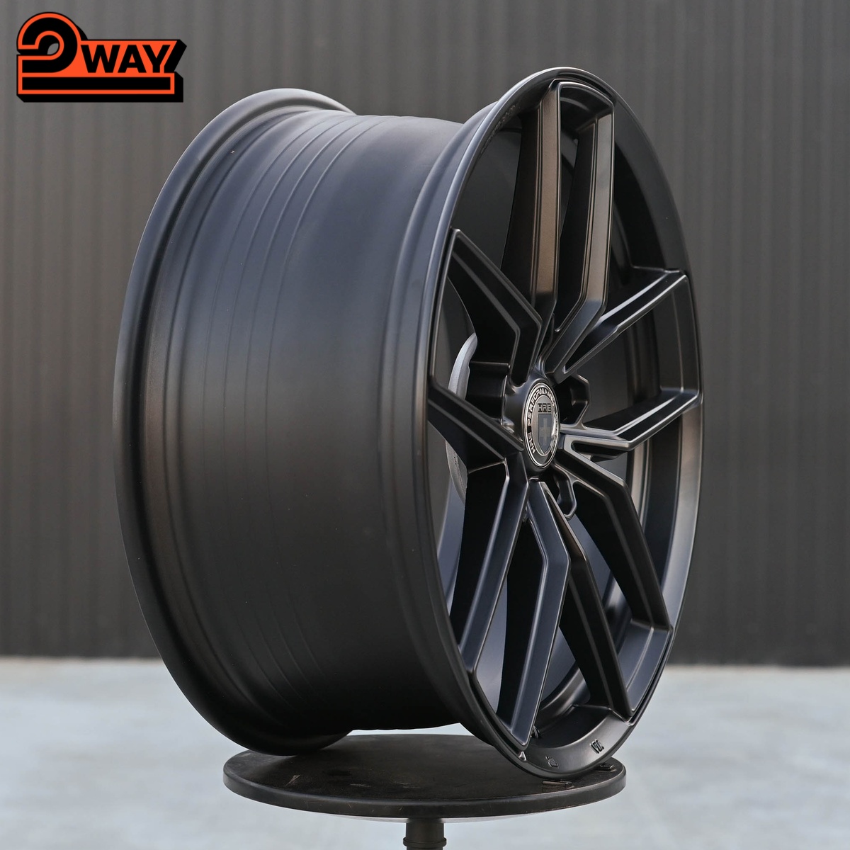 R18 HRE FF21 Стиль 8.0J ET38 5*114.3 Черный