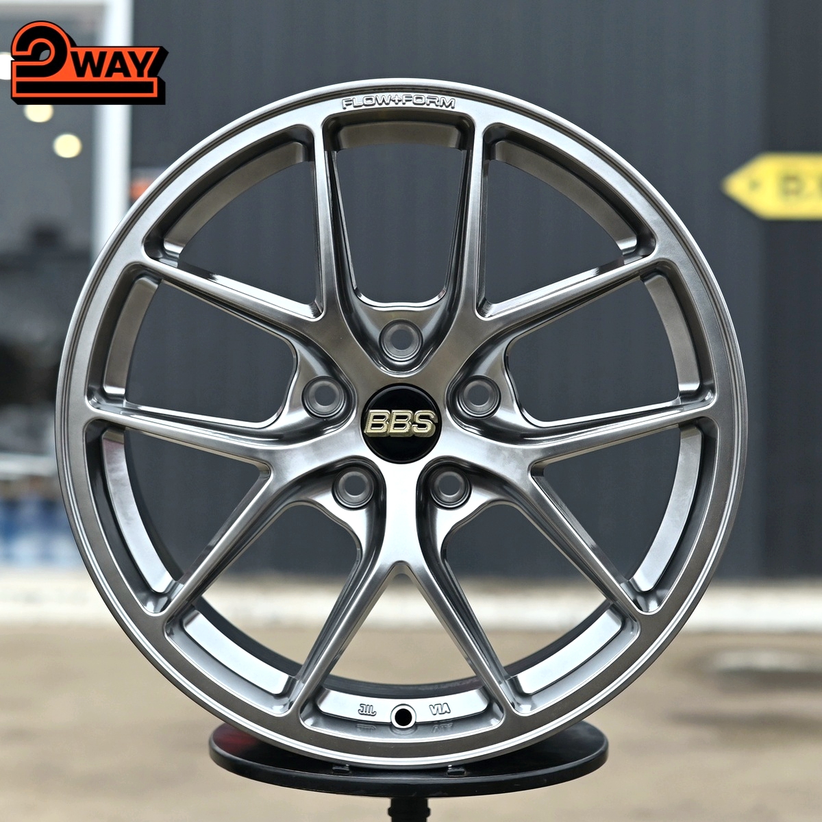 R17 BBS CI-R Стиль 7.5J ET35 5*114.3 Темный хром