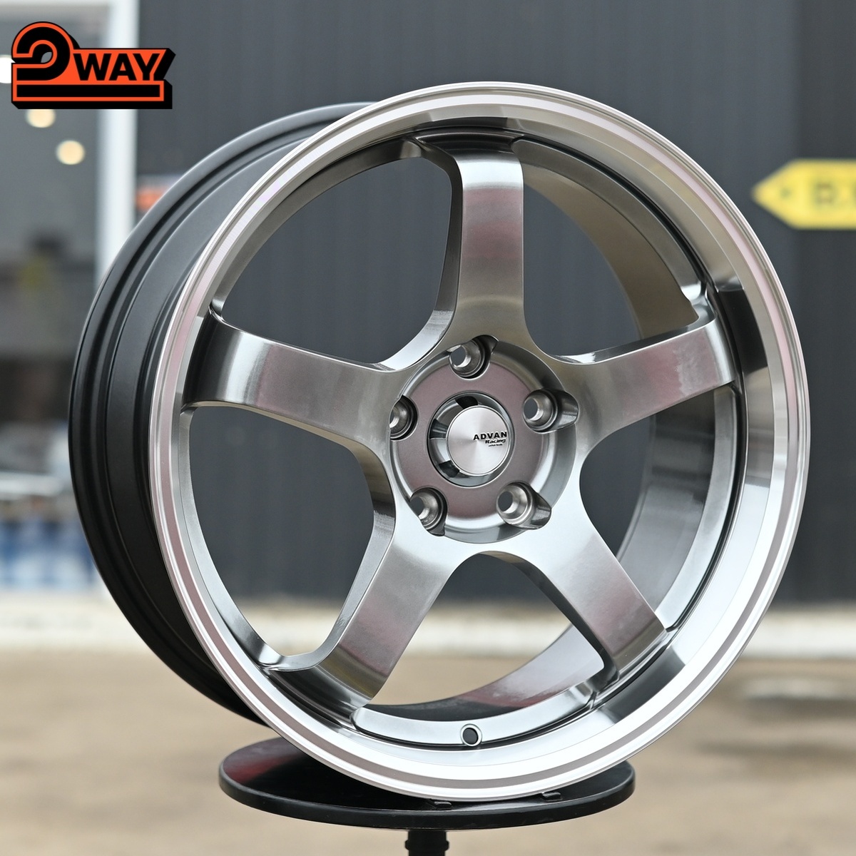 R17 Advan GT Стиль 7.5J ET35 5*108 Темный хром