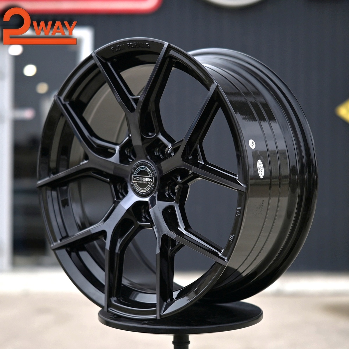 R17 Vossen HF-5 Стиль 7.5J ET35 5*114.3 Темный ФЗ