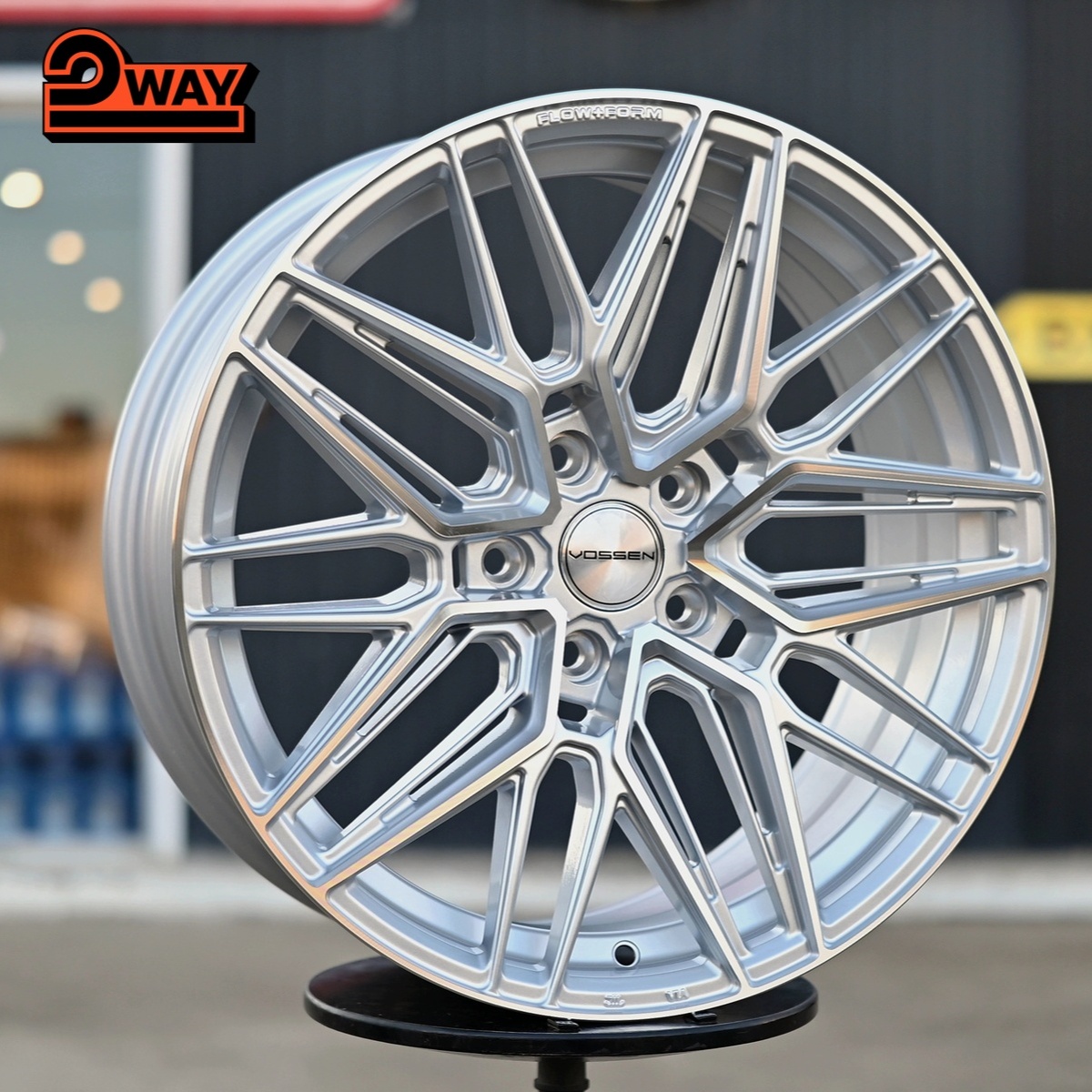 R18 Vossen HF7 Стиль 8.0J ET38 5*114.3 Серебро ФЗ