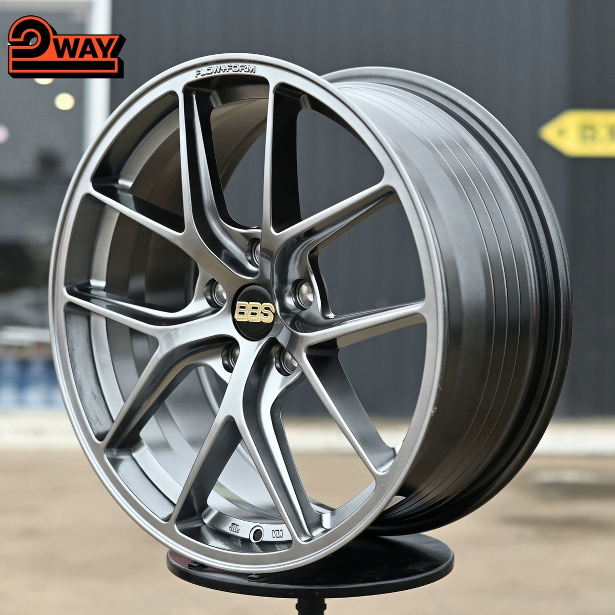 R18 BBS CI-R Стиль 8.0J ET38 5*114.3 Темный хром