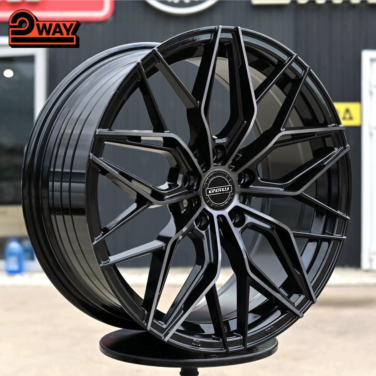 R18 RGW 045 8.0J ET35 5*114.3 Черный