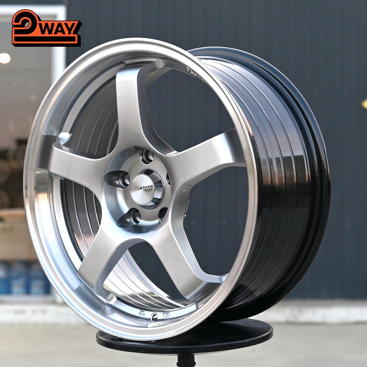 R17 Advan GT Стиль 7.5J ET38 5*108 Серебро