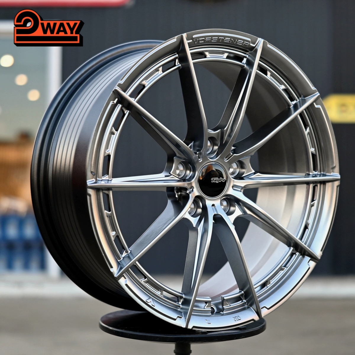 R18 Vorsteiner V-FF Стиль 8.0J ET38 5*108 Темный хром