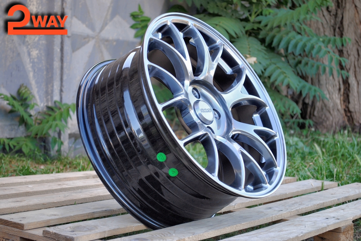 R17 Rays G16 Стиль 8.0J ET38 4*100 Темный хром