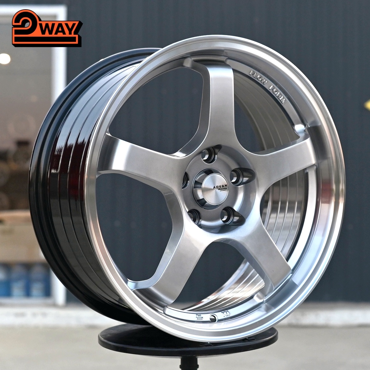 R17 Advan GT Стиль 7.5J ET38 5*108 Серебро