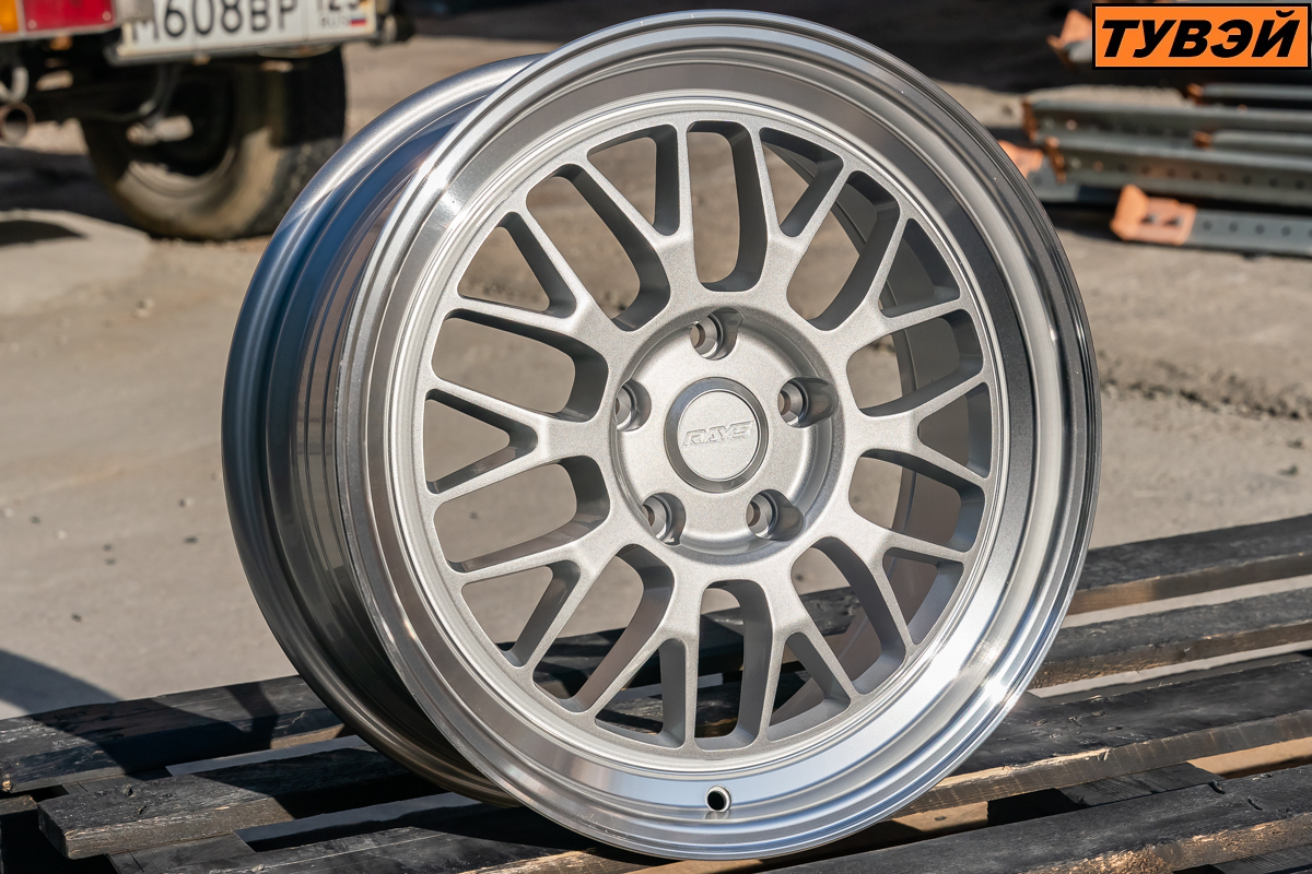 R17 Rays 21A Стиль 7.5J ET35 5*114.3 Серебро