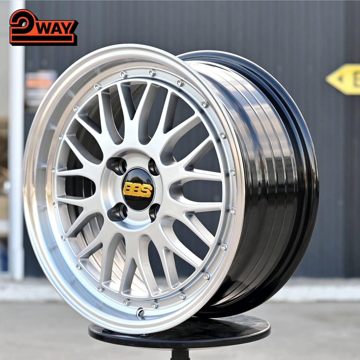 R16 BBS LM Стиль 7.0J ET40 4*100 Темный хром