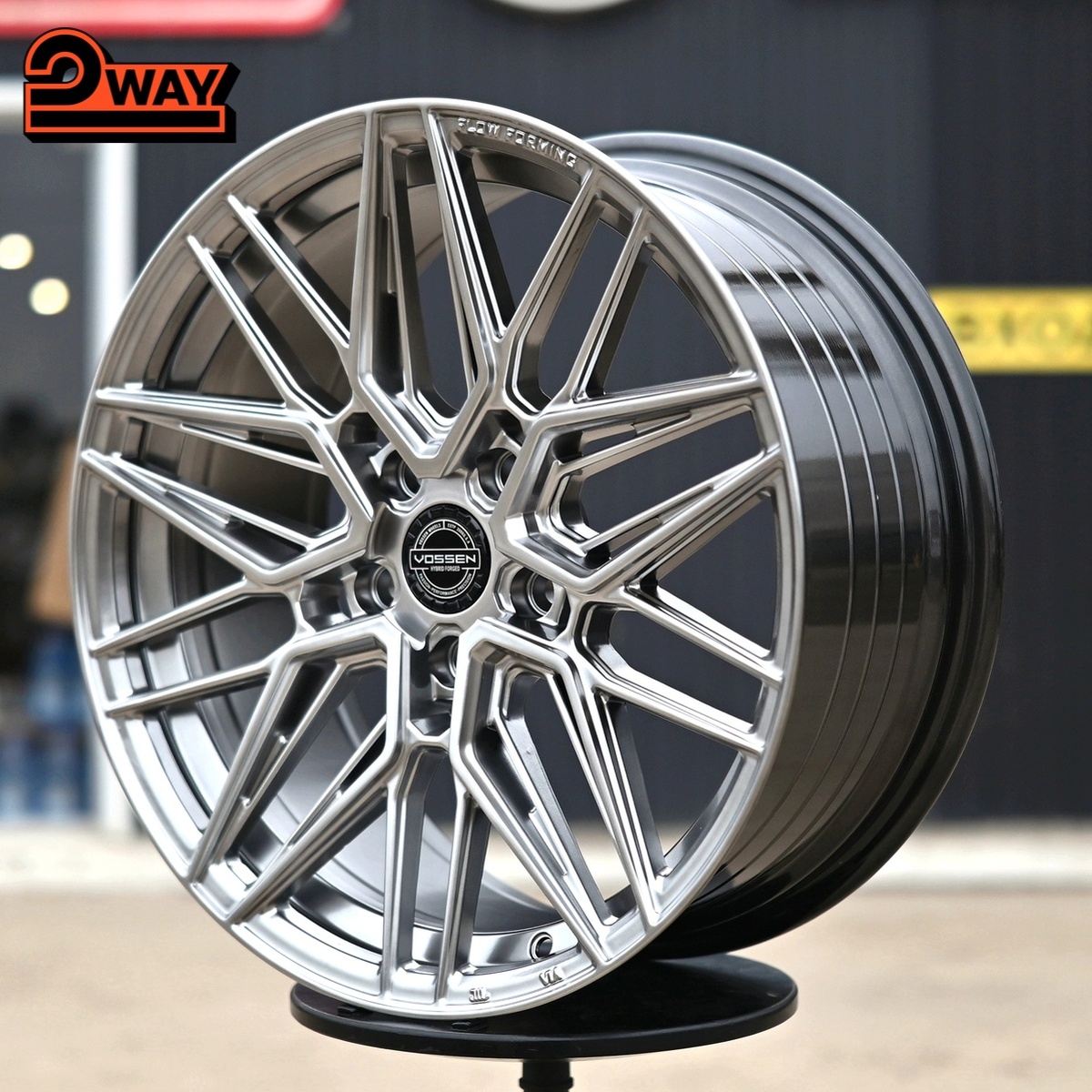 R18 Vossen HF7 Стиль 8.5J ET40 5*112 Темный хром