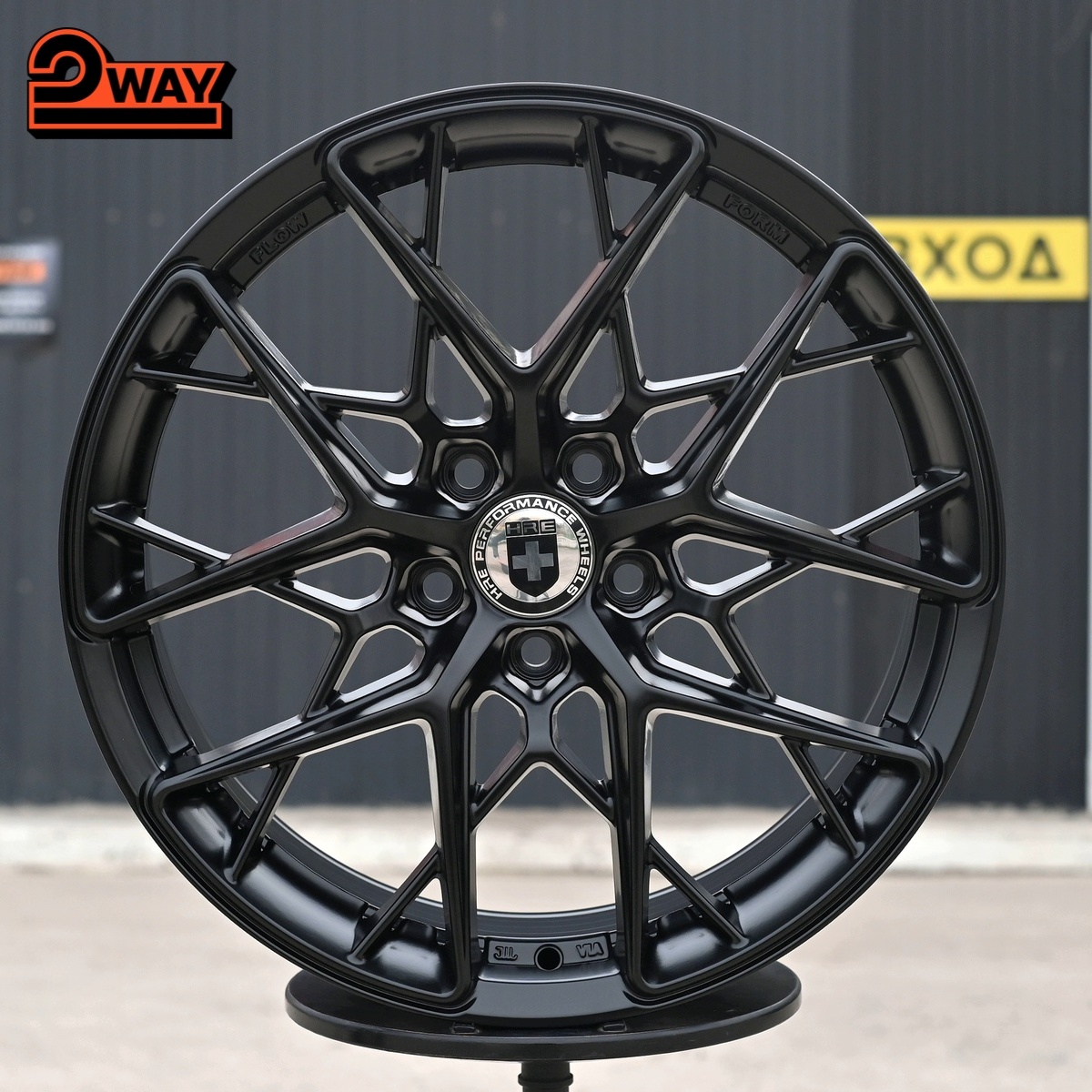 R18 HRE FF10 Стиль 8.0J ET38 5*108 Черный мат