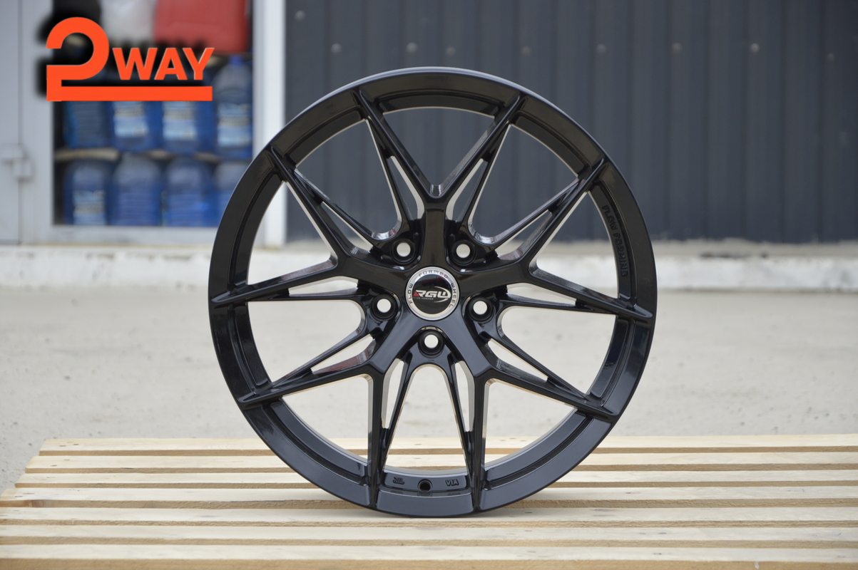 R18 RGW 033 8.0J ET35 5*114.3 Черный