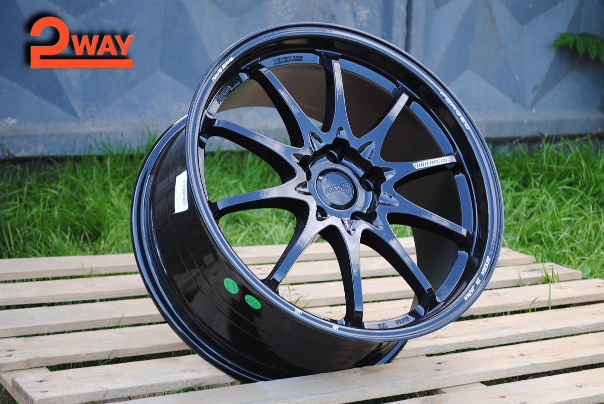 R18 Volk Racing CE28 Стиль 8.5J ET38 5*114.3 Черный