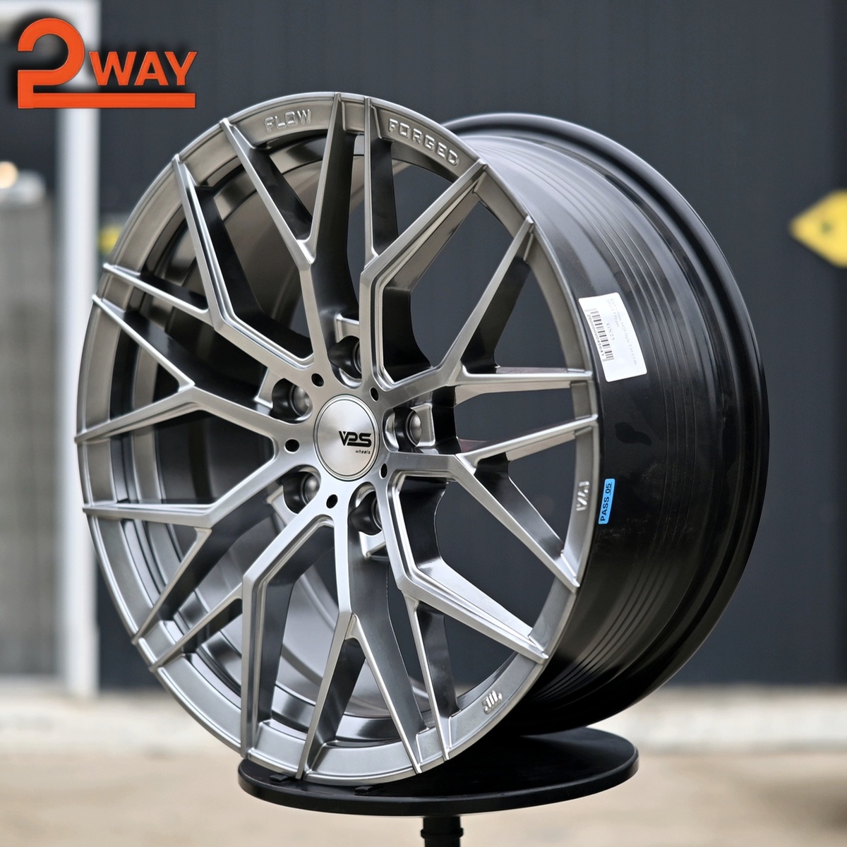 R17 Vossen 3323 Стиль 7.5J ET38 5*114.3 Темный хром