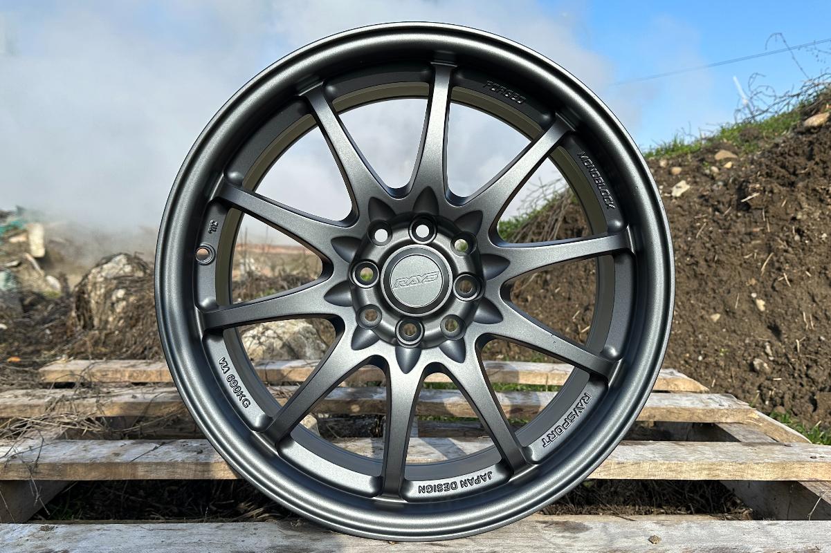R17 Volk Racing CE28 Стиль 8.0J ET35 4*100/114.3 Графит