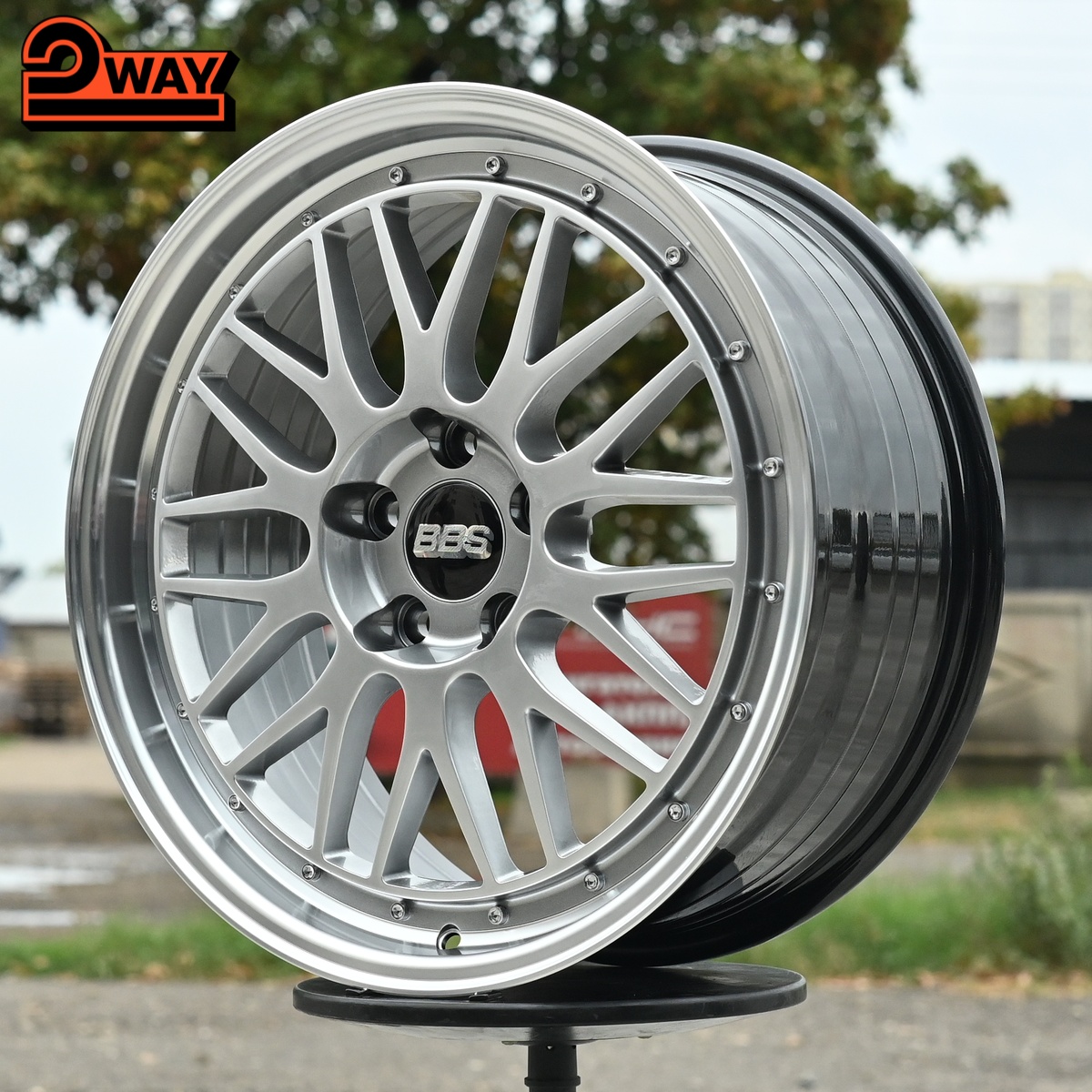 R18 BBS LM Стиль 8.0J ET40 5*112 Темный хром
