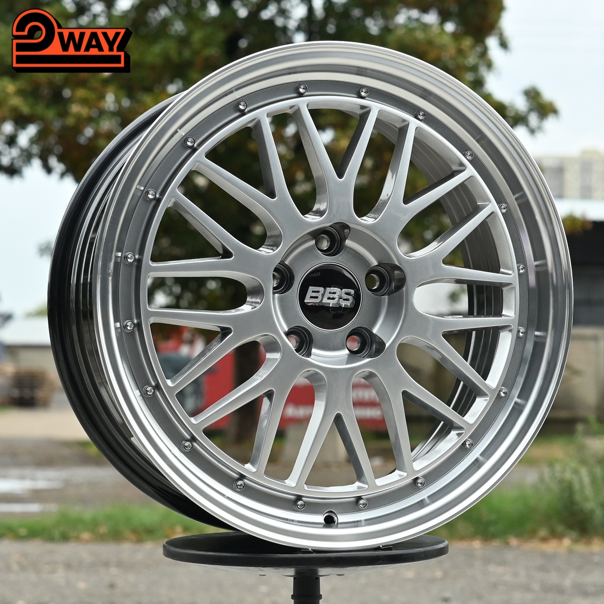 R18 BBS LM Стиль 8.0J ET40 5*112 Темный хром
