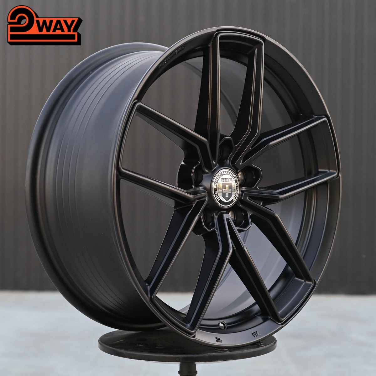 R18 HRE FF21 Стиль 8.0J ET38 5*114.3 Черный
