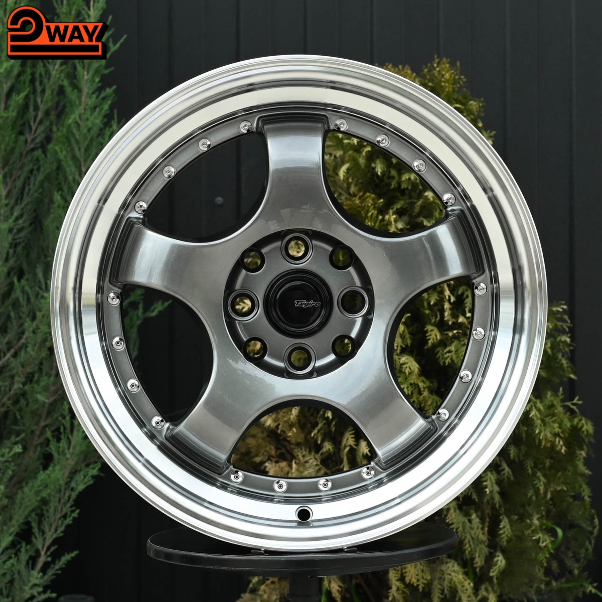 R16 SSR SP1 Стиль 7.0J ET35 4*100/114.3 Темный хром