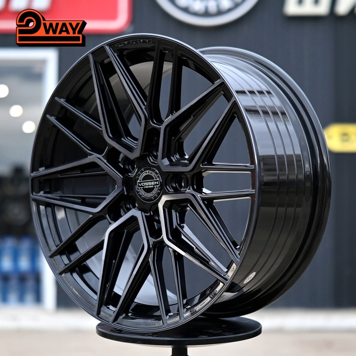 R18 Vossen HF7 Стиль 8.0J ET35 5*114.3 Темный ФЗ