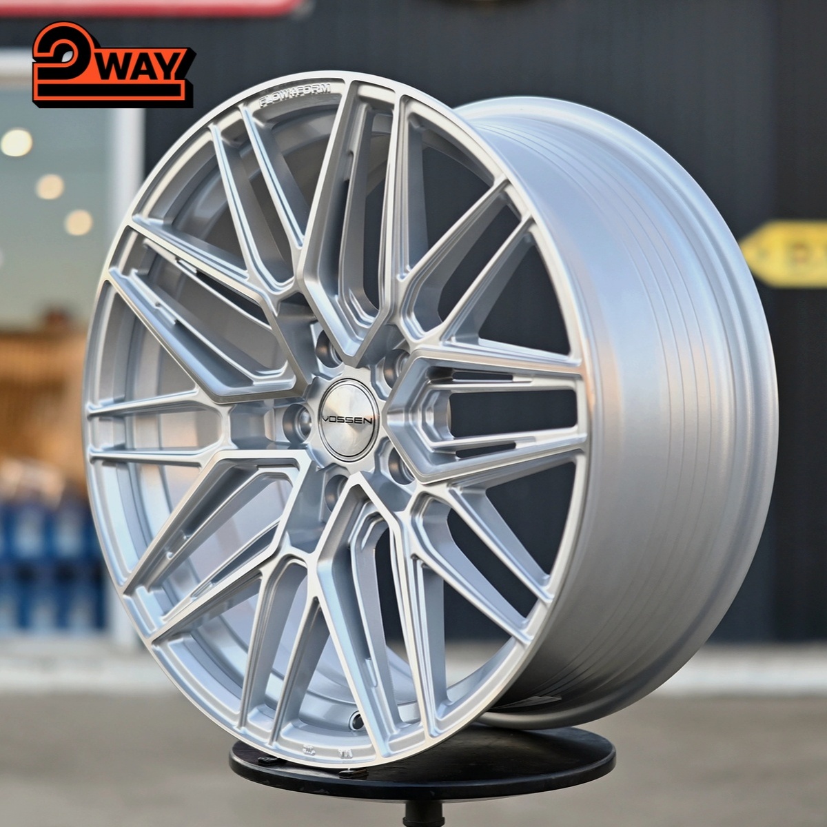 R18 Vossen HF7 Стиль 8.0J ET38 5*114.3 Серебро ФЗ