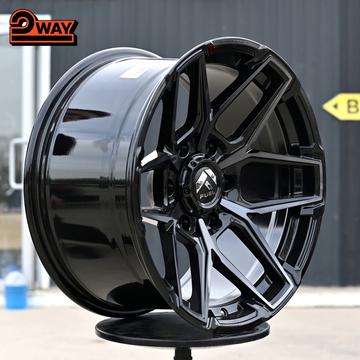 R17 Fuel OFF ROAD Flux Стиль 9.0J ET0 6*139.7 Черный