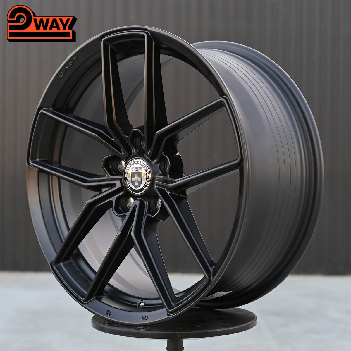 R18 HRE FF21 Стиль 8.0J ET38 5*112 Черный