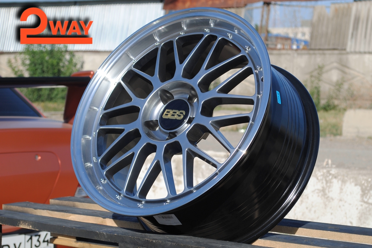 R18 BBS LM Стиль 8.5J ET38 5*112 Темный хром