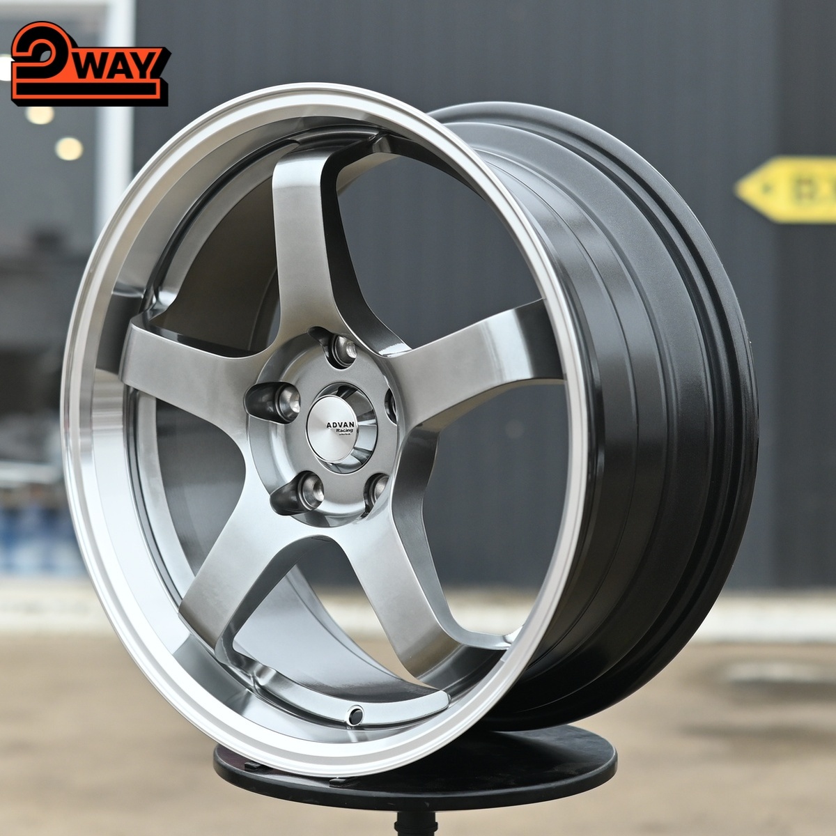 R17 Advan GT Стиль 7.5J ET35 5*108 Темный хром