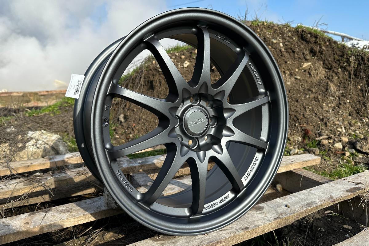 R17 Volk Racing CE28 Стиль 8.0J ET35 4*100/114.3 Графит